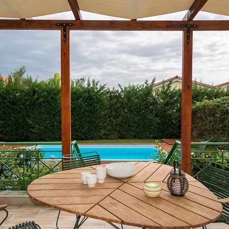 Venus Villa With Private Pool, 2Min To The Beach Finikounta Esterno foto