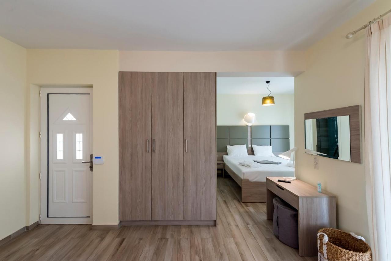 Venus Villa With Private Pool, 2Min To The Beach Finikounta Esterno foto