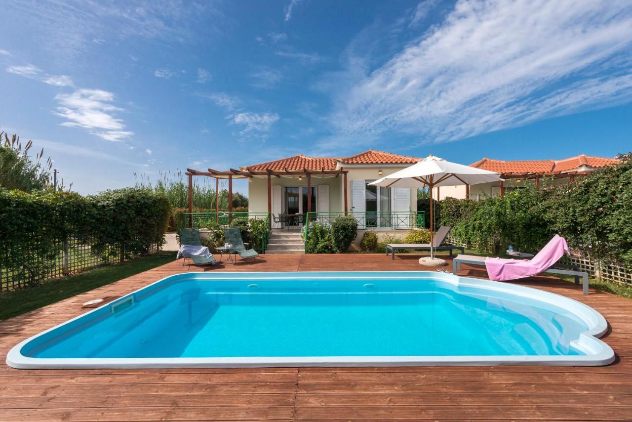 Venus Villa With Private Pool, 2Min To The Beach Finikounta Esterno foto