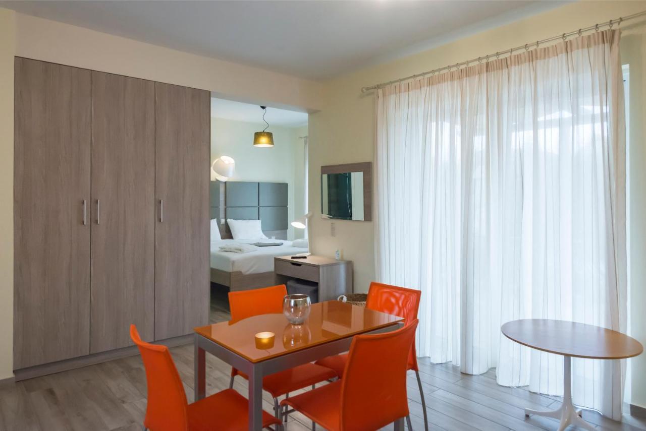 Venus Villa With Private Pool, 2Min To The Beach Finikounta Esterno foto